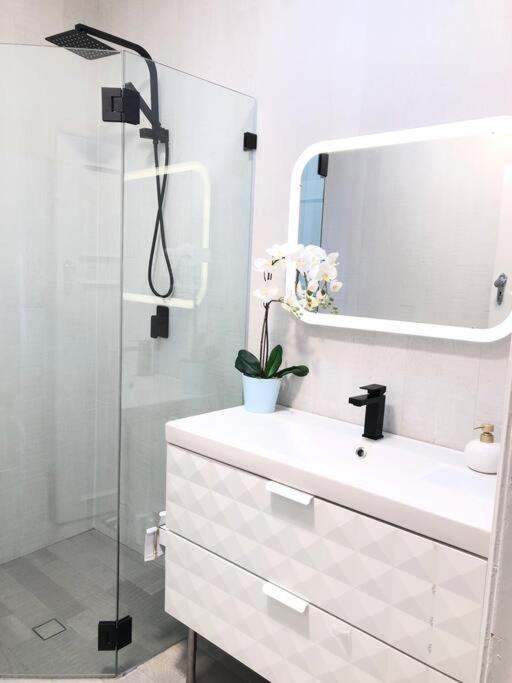 Apartment Holidayrento Beachfront Building On Bondi *