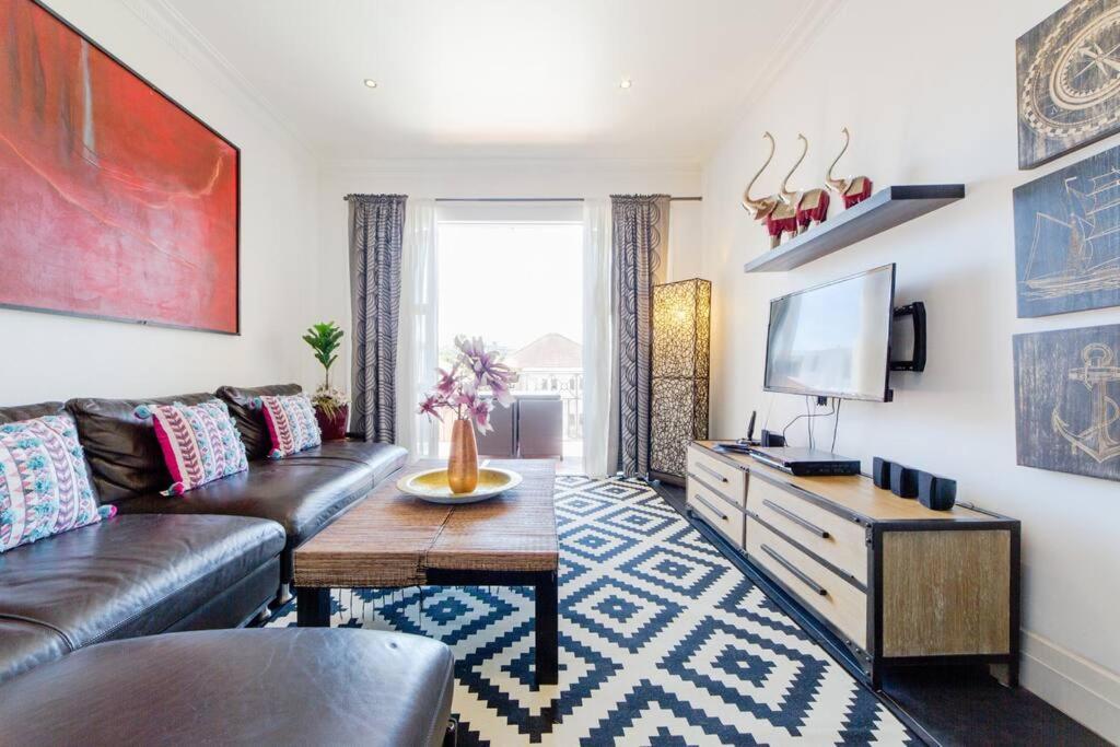Holidayrento Beachfront Building On Bondi Sydney