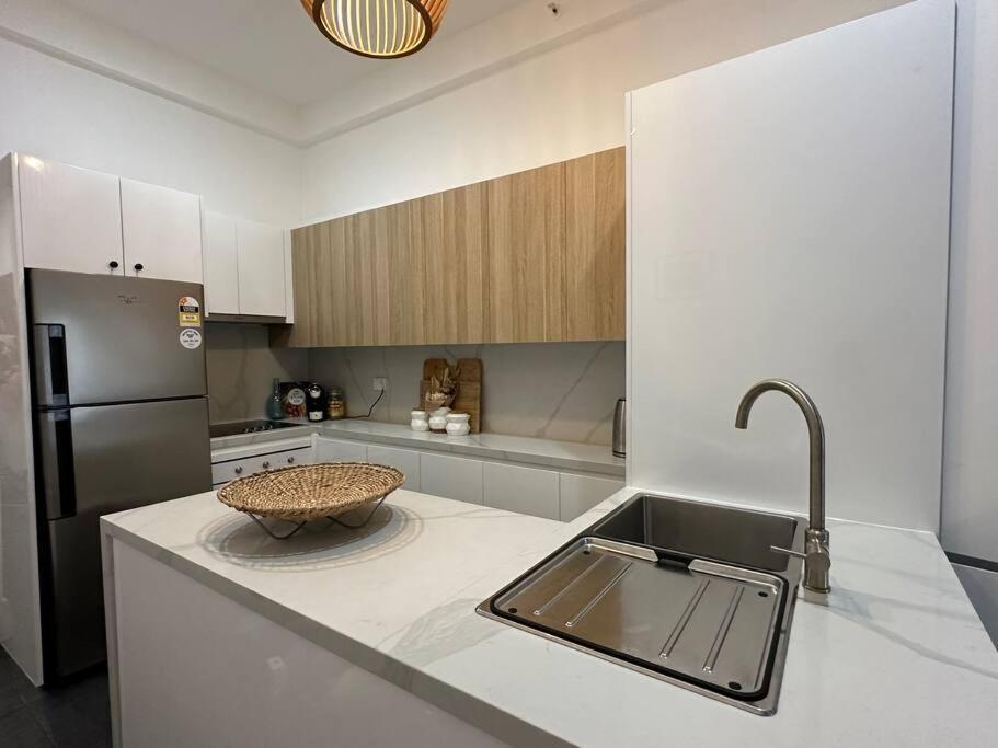 Apartment Holidayrento Beachfront Building On Bondi *