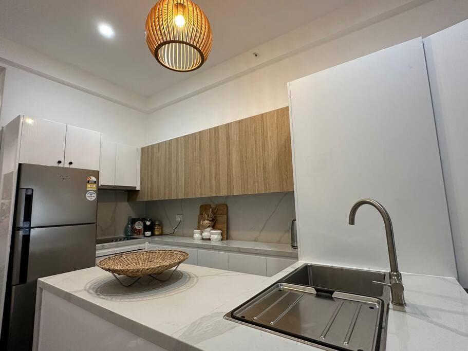 Holidayrento Beachfront Building On Bondi * Sydney